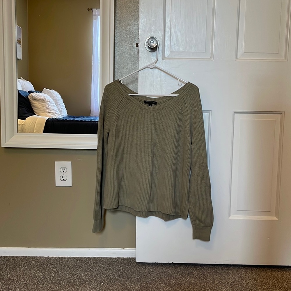 ✅ CLOSET CLOSING SOON Banana Republic Factory Green Sweater
